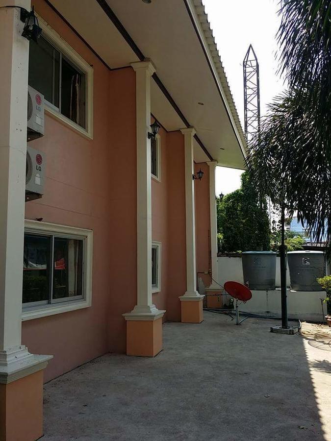 Narasiri Service Apartment Prachinburi Exterior photo