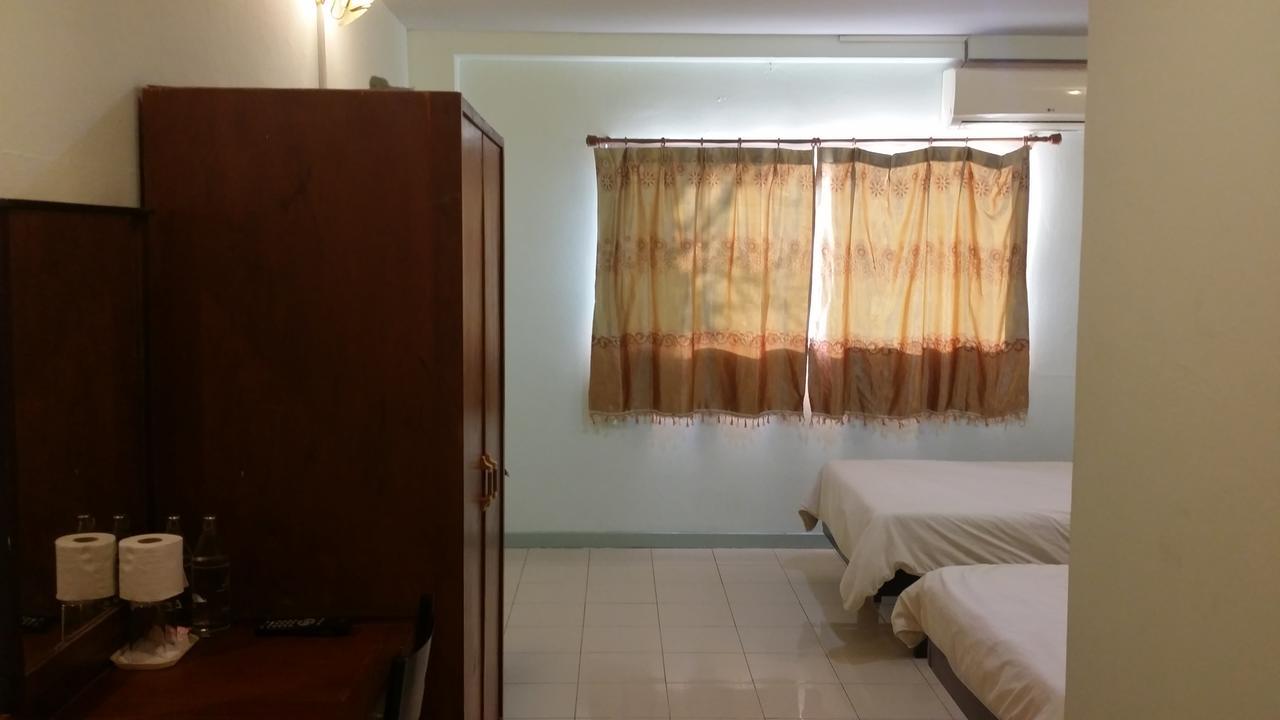 Narasiri Service Apartment Prachinburi Exterior photo